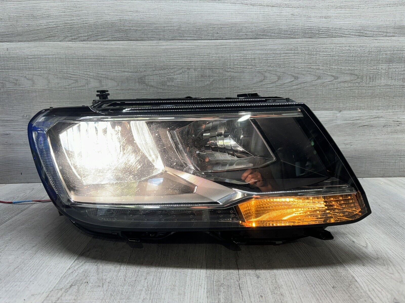 2018-2021 Volkswagen Tiguan Headlight Right RH Passenger Halogen Headlamp OE (HH