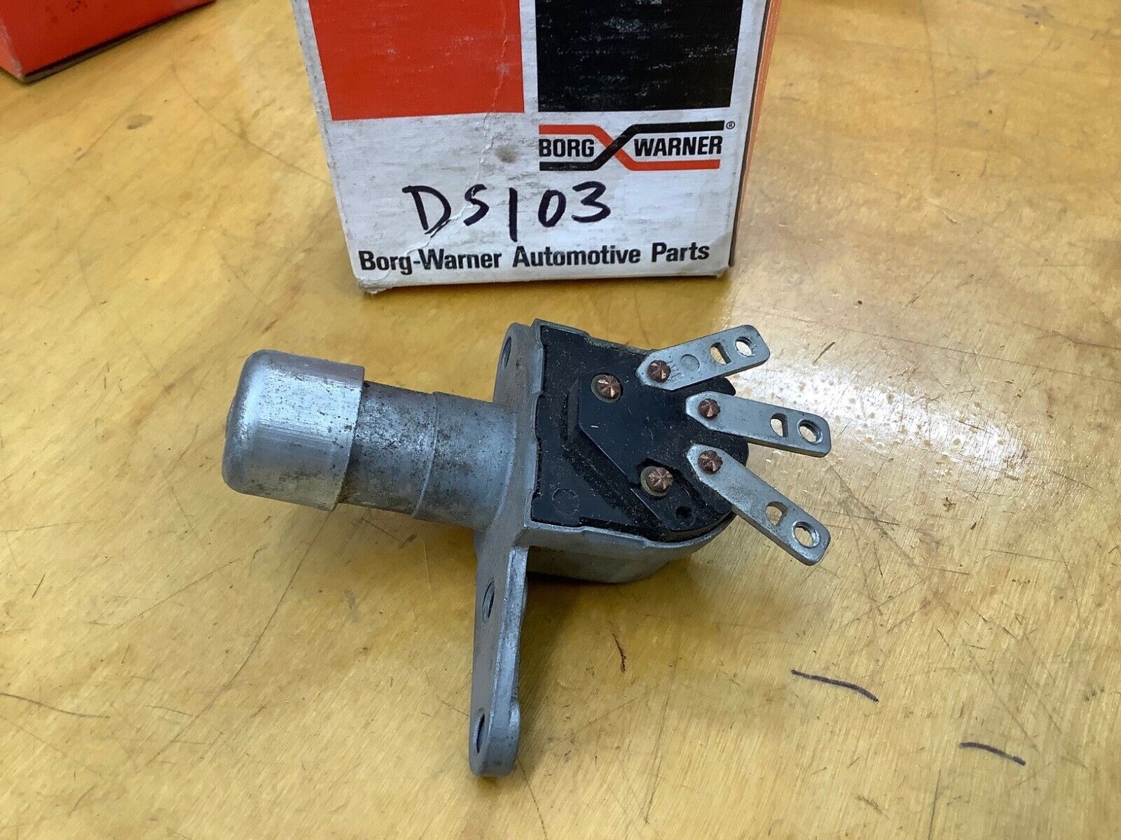 1975-80 INTERNATIONAL VINTAGE BORG WARNER# DS103 DIMMER SWITCH IN NORS CONDITION