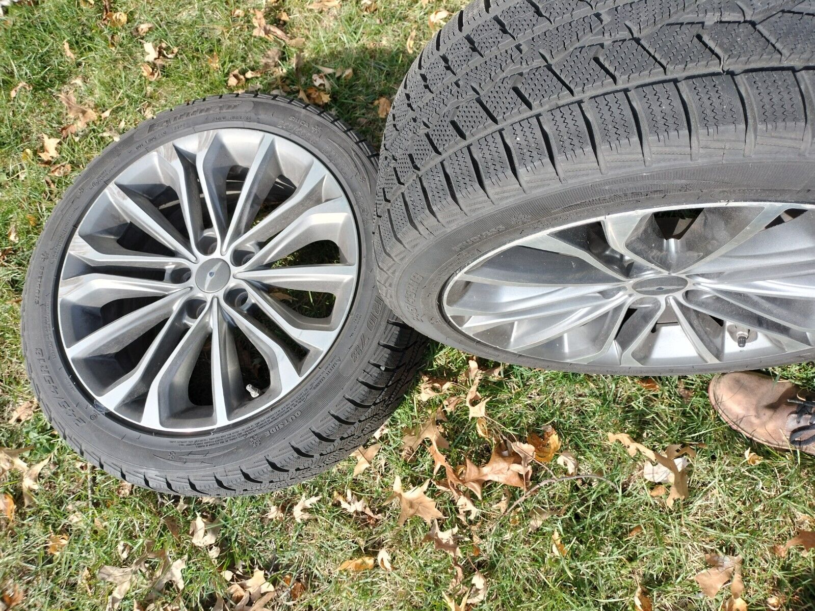 Two Winter wheels and two mounted tires for Genesis G80 and Genesis Sedan