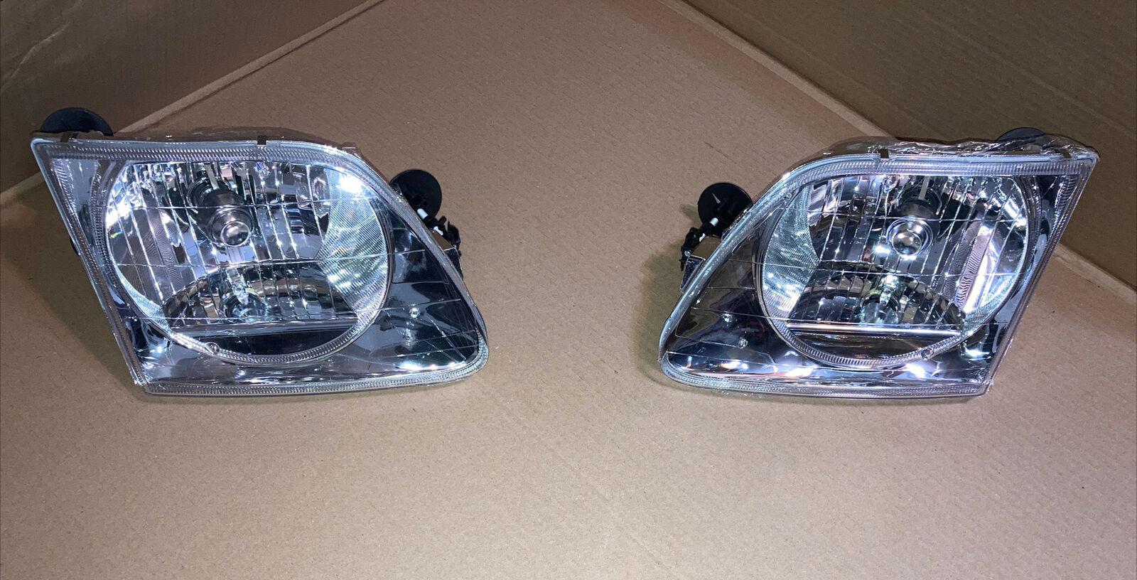 Headlight Lamps for 99-04 Ford Lightning SVT F150 F250 Pickup Passenger & Driver