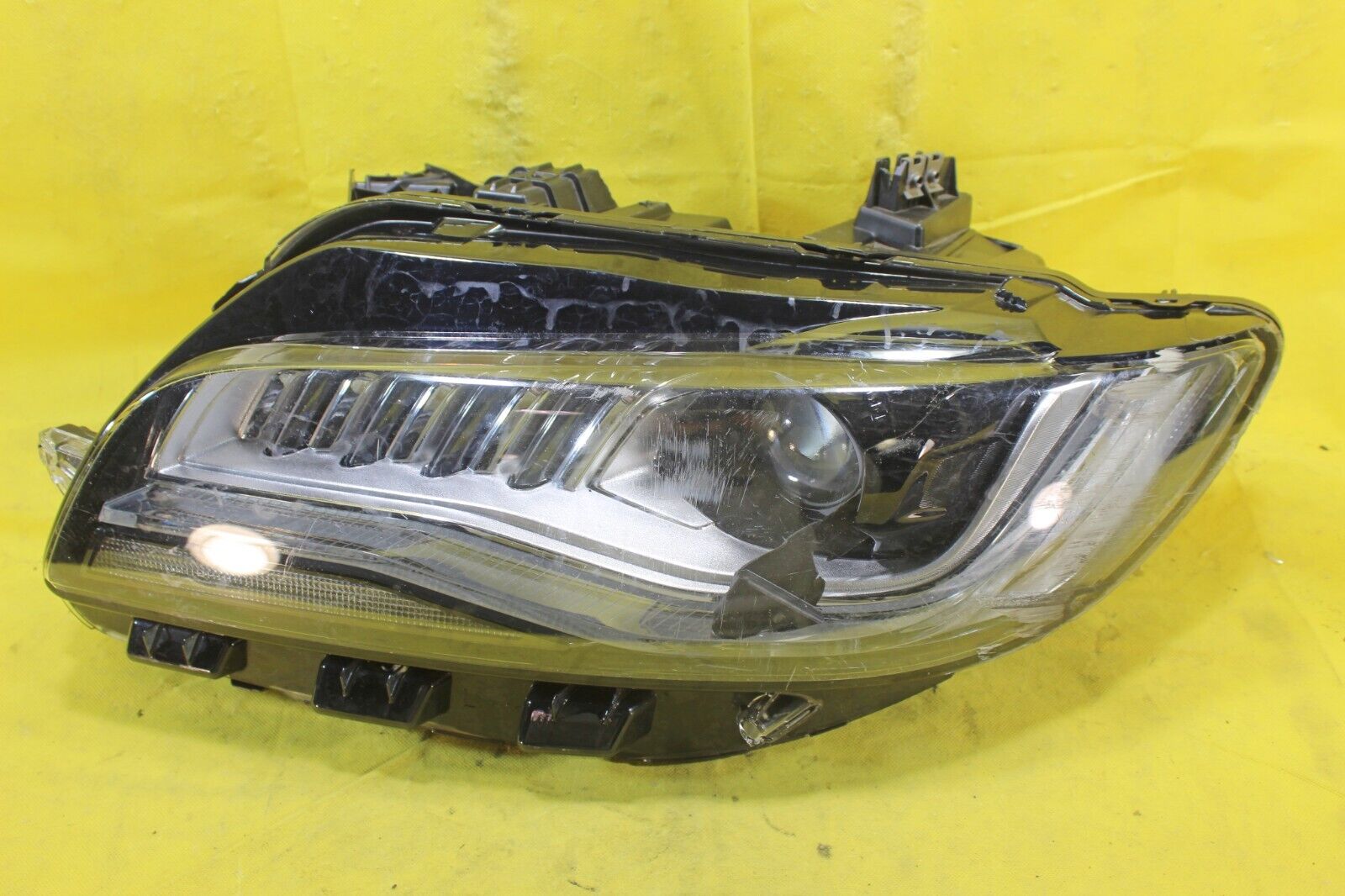 🕕 17 19 19 20 Lincoln MKZ OEM Left LH Driver Headlight - Damaged