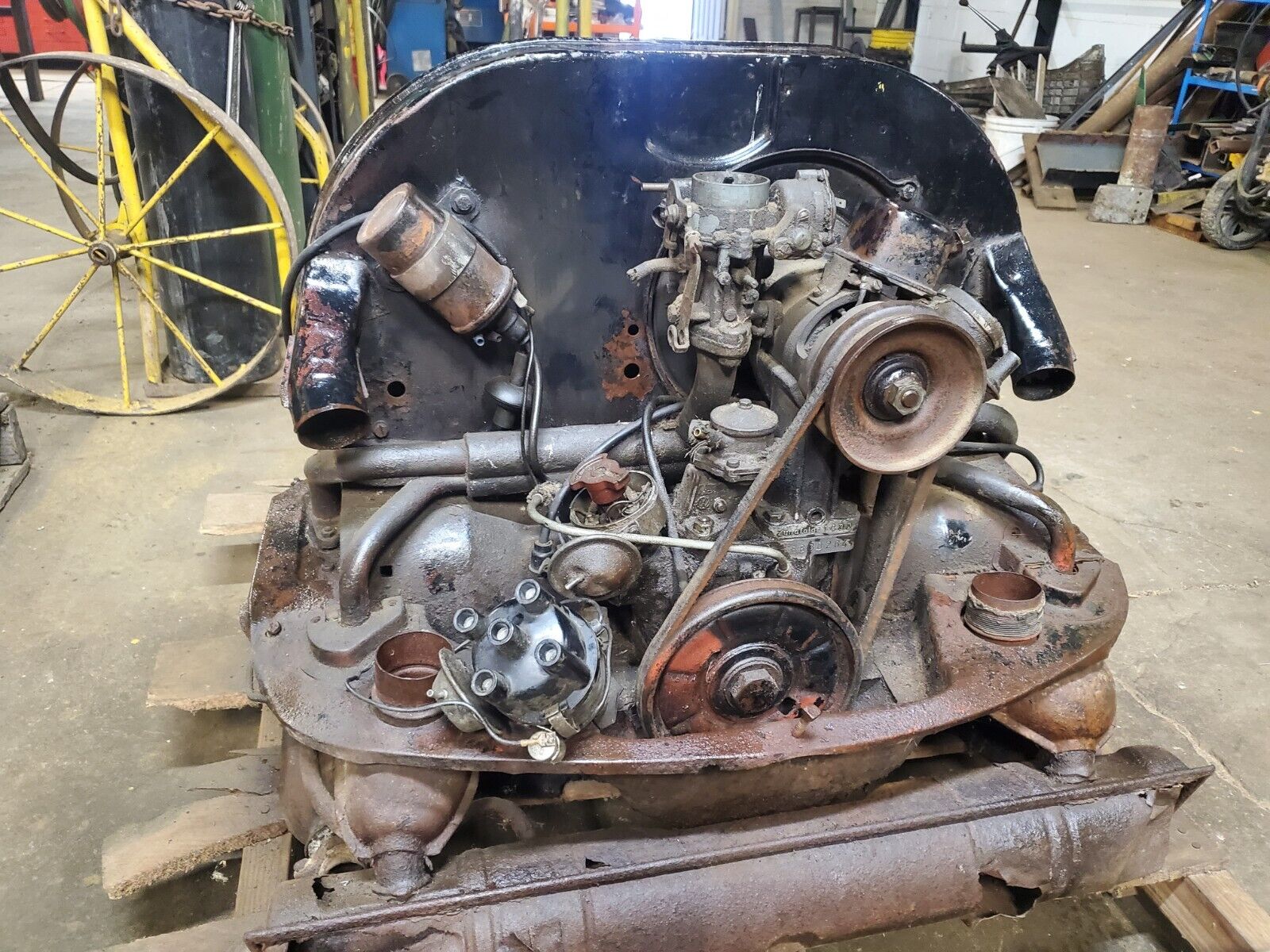 Volkswagen Bettle Engine No.# 8830264 w/ Extra Distributor VW BUG ENGINE