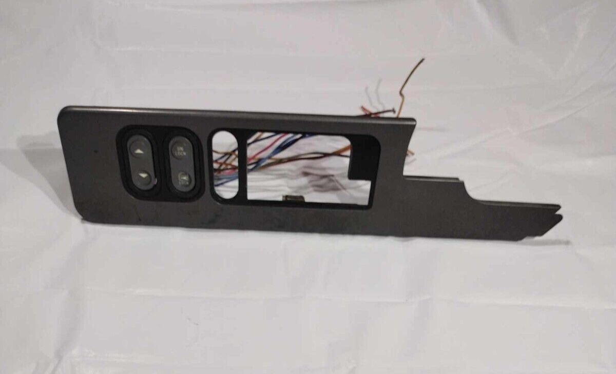 88-94 Chevy Sierra Silverado RH PASSENGER Power Window Door Panel Switch Bezel