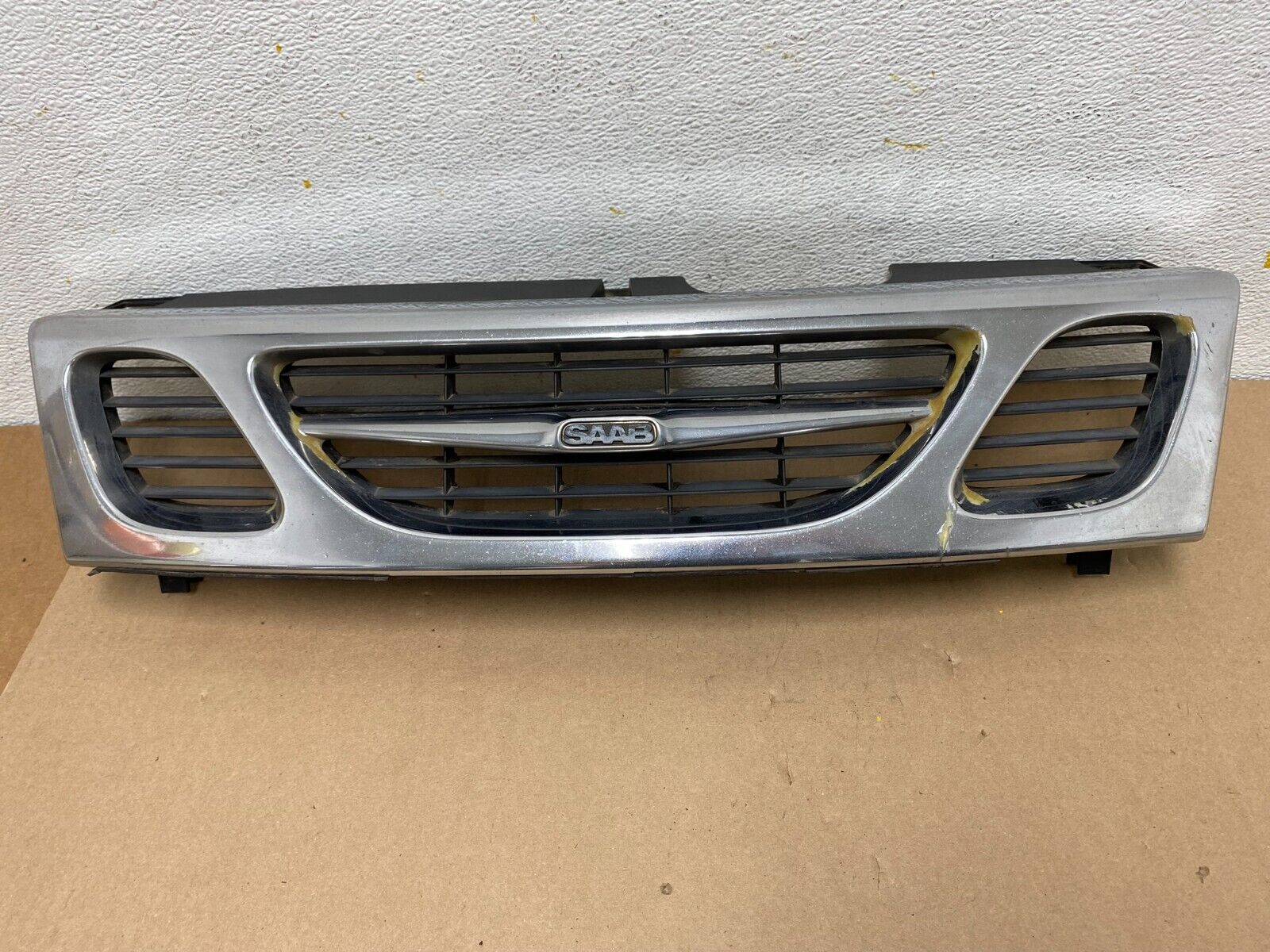 1999 to 2002 Saab 9-3 93 Front Upper Center Grille Grill OEM 3933P DG1