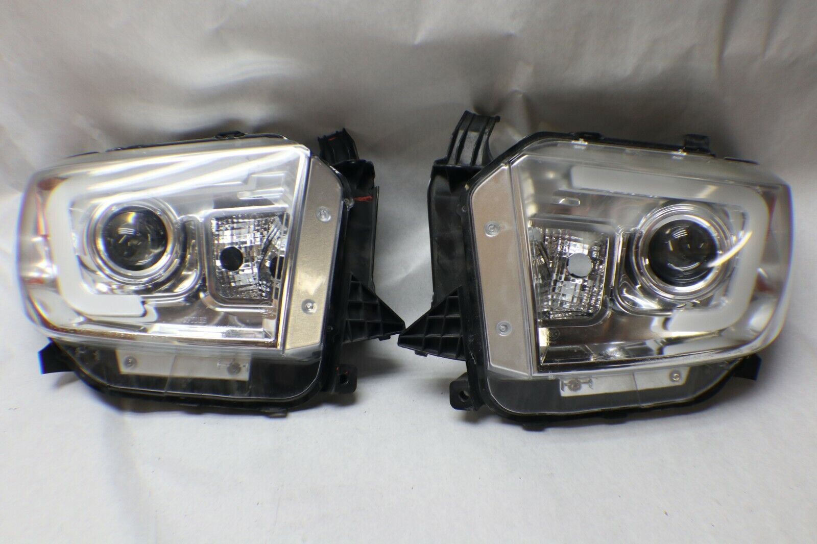Spyder Projector Headlights Black w/DRL Light Bar Fits 2014-2018 Tundra 
