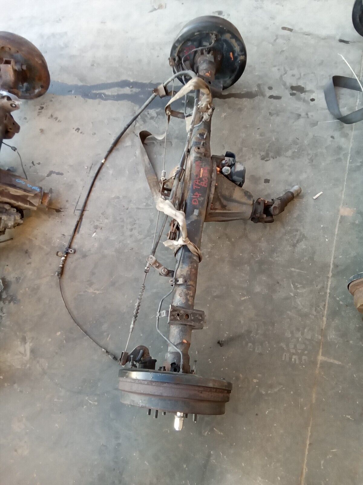 1996 - 2004 TOYOTA TACOMA REAR END DIFFERENTIAL CARRIER AXLE ASSY W/LOCKER B03A