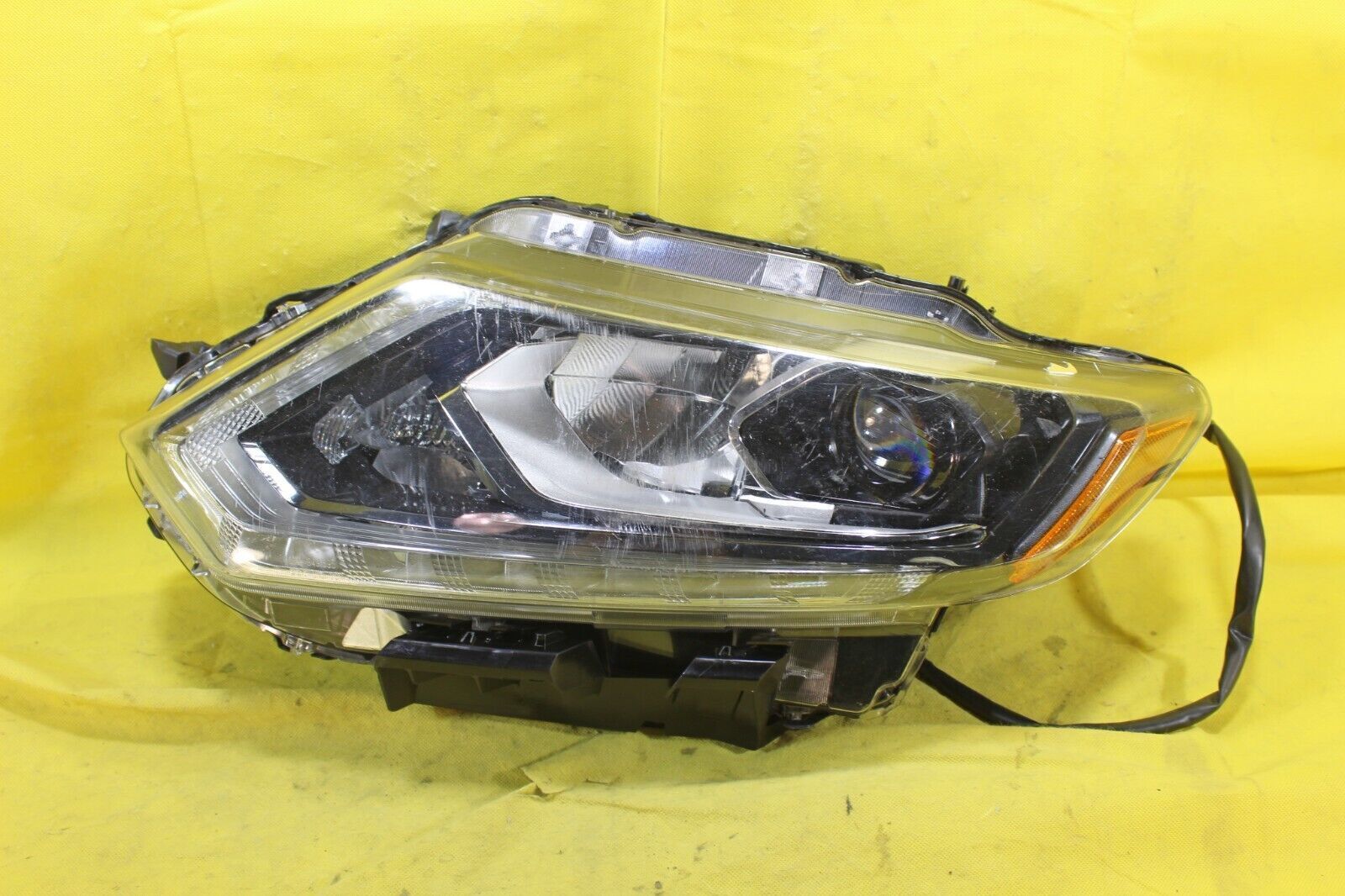✅ Nissan 14 15 16 Rogue Left L Hand Driver Headlight LED - Tabs Damage