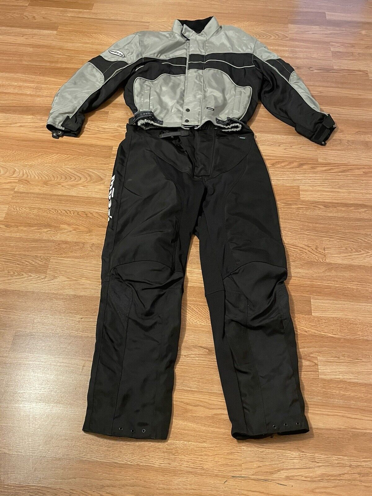 Men\'s MOSSI RACING Motorsports Apparel Padded Jacket + Pants Black/SilverSize-XL