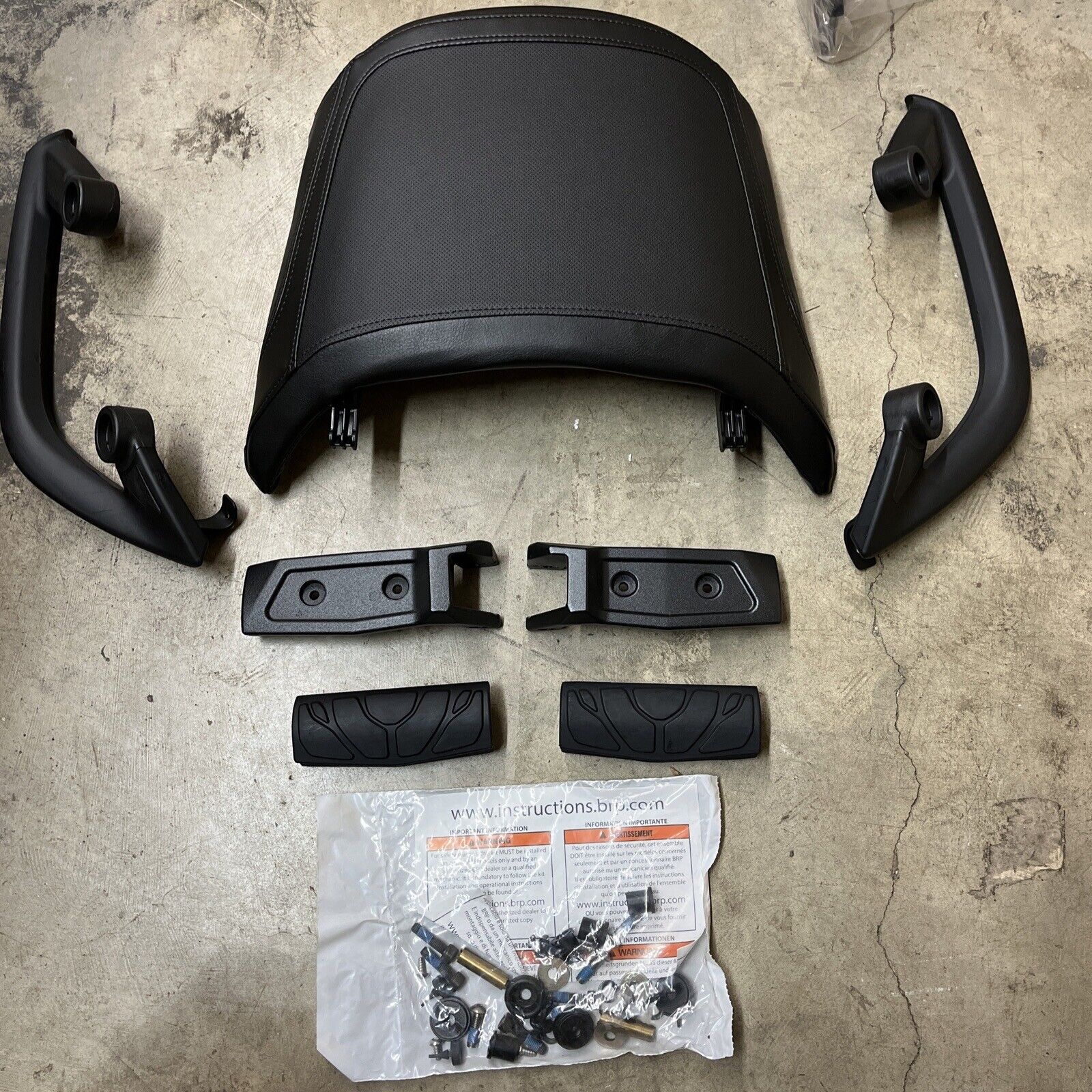 Spyder Seat_Passenger Kit F3 219400975 New OEM