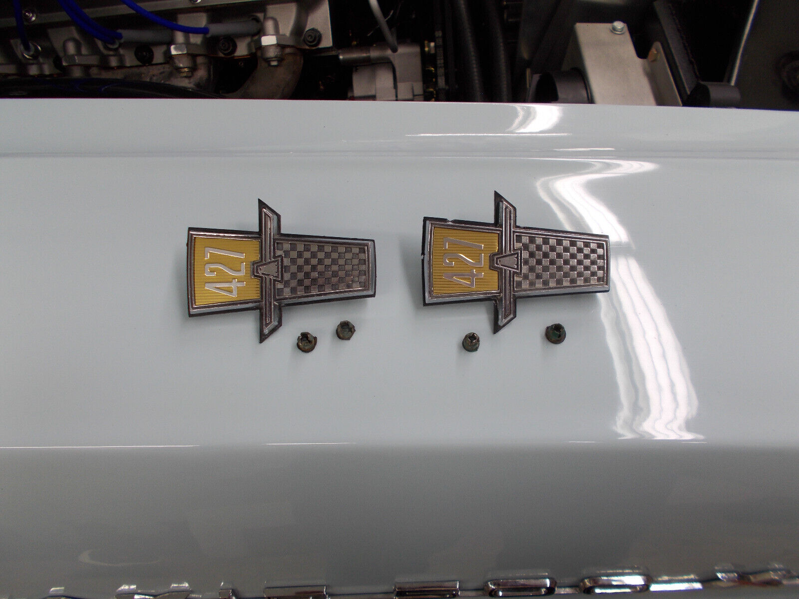 1965 FORD GALAXIE FENDER EMBLEM, A PAIR OF 427 BADGE Ornaments Used