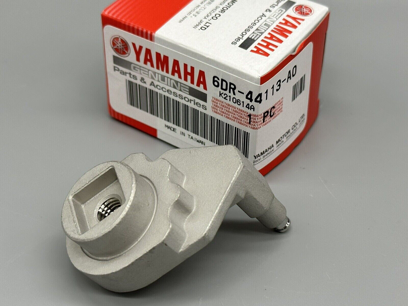New Yamaha Cam plate, handle  Genuine OEM Part 6DR-44113-A0-00 - 68T-44113-00-00