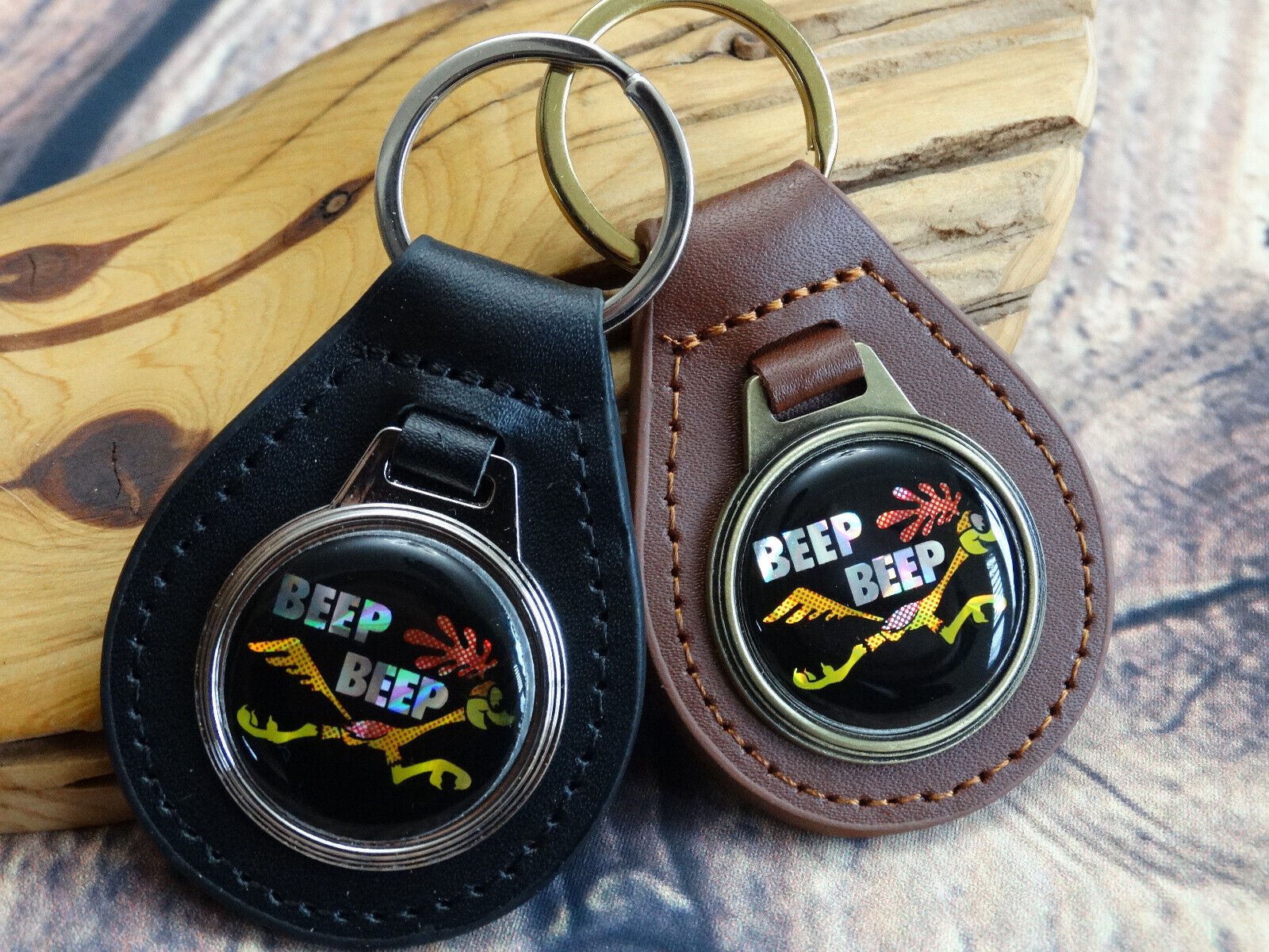 RARE VINTAGE 1970s Plymouth Road Runner BEEP BEEP Leather Key Chain Ring Fob NOS